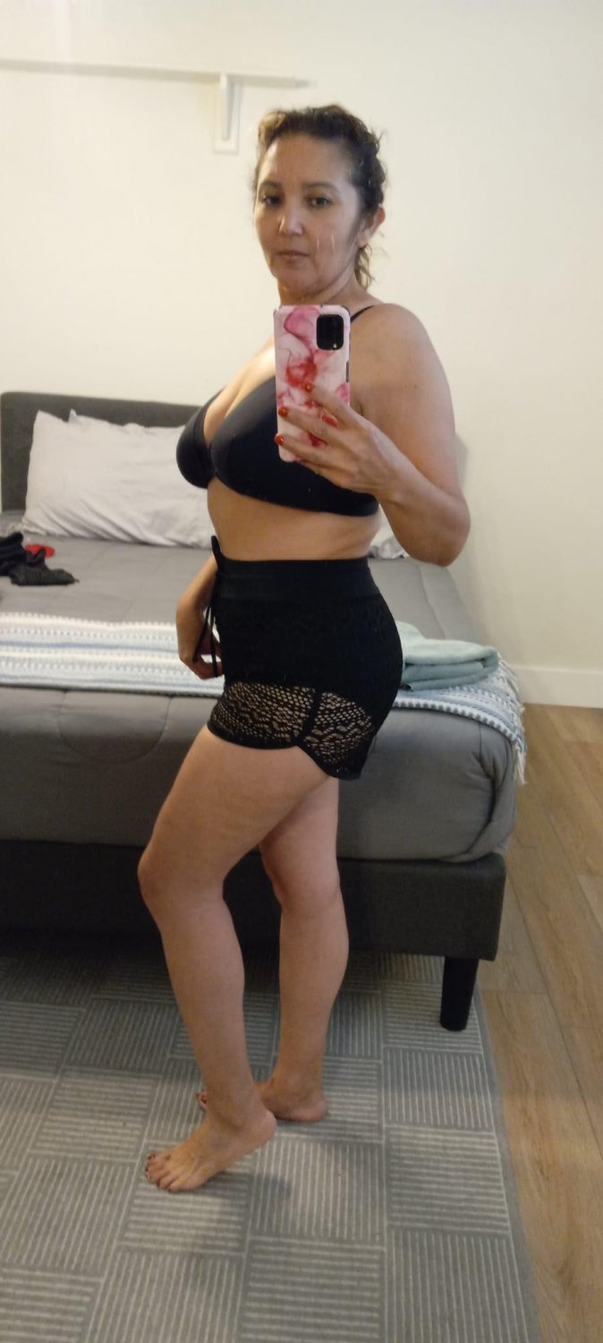 Another homies mom she’s a milf for sure she got some big milkers #4pPDPUtu