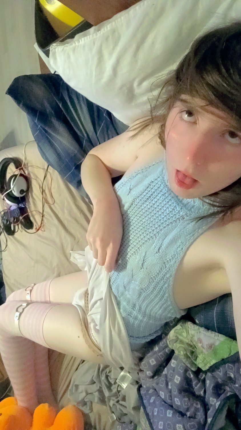 Cute pastel femboys #F9xm4fxY